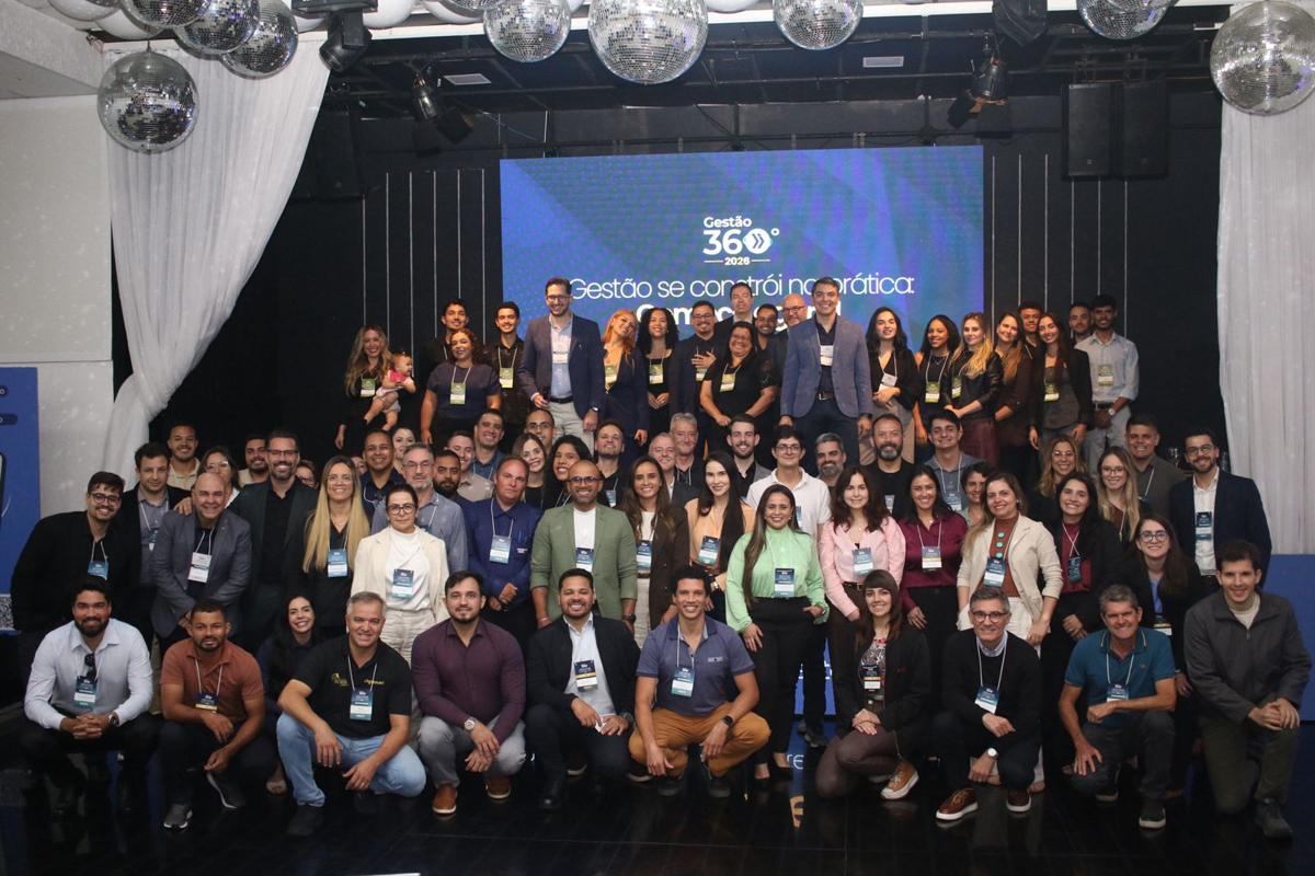 Foto de grupo dos participantes de evento corporativo no Innovare, em Belo Horizonte